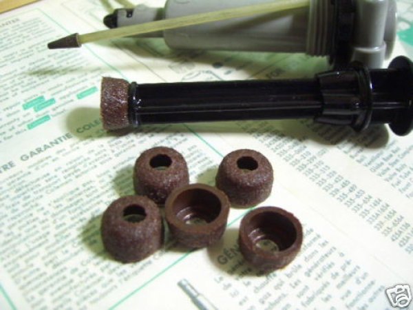 画像2: Tilley/Bialaddin/Vapalux ケロシンランタン用 レザーポンプカップ 5個  (2)